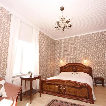 Aamiaismajoitus Jokelan Kartano 3*